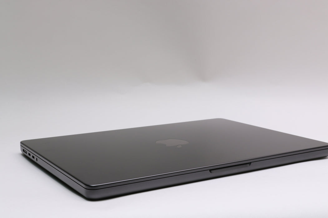 14" 2024, MacBook Pro, BTO, Apple M4 Max, 64GB, 1TB SSD, 40C, 100% Battery — photo 11 of 13