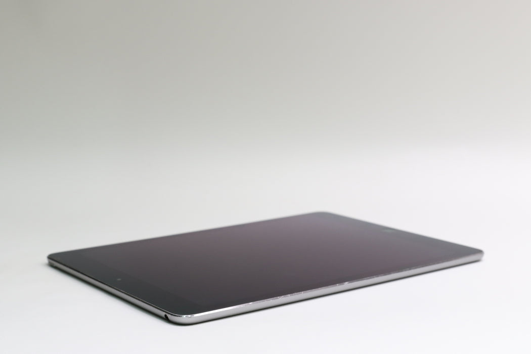 iPad Air 2, 128GB, Wi-Fi Only, Space Gray, MGTX2LL/A 9.7”