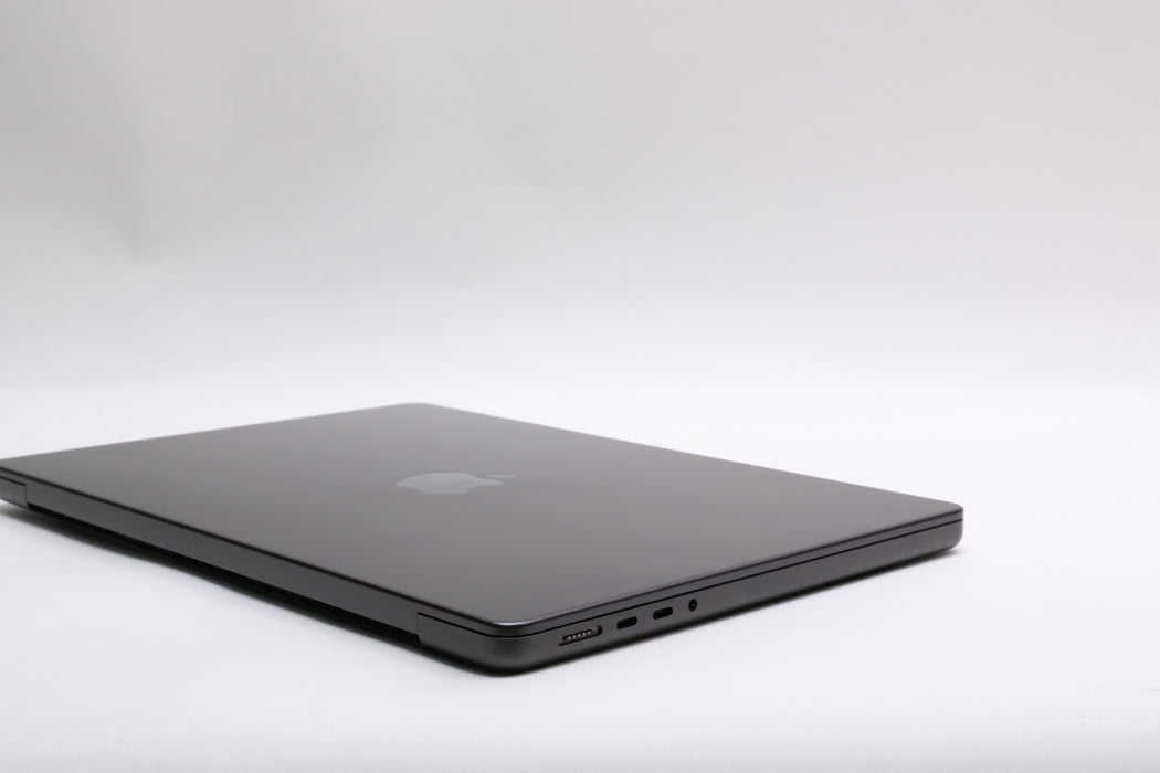14" 2024, MacBook Pro, MW2V3LL/A, Apple M4, 16GB, 1TB SSD, 10C, 100% Battery! — photo 9 of 12