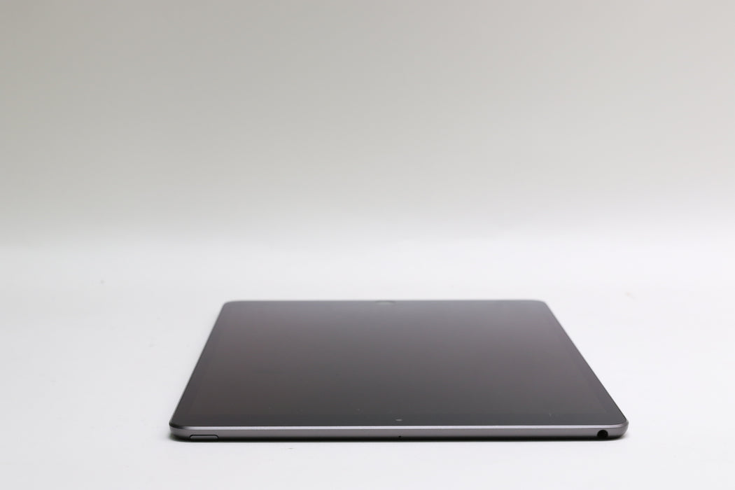 iPad Air (3rd Gen), 64GB, Wi-Fi Only, Space Gray, MUUJ2LL/A 10.5”