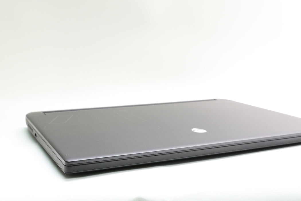 17.3" Alienware, M17 R5, AMD Ryzen 9 6900HX, 32GB, 1TB SSD, RX 6800M 12GB GPU