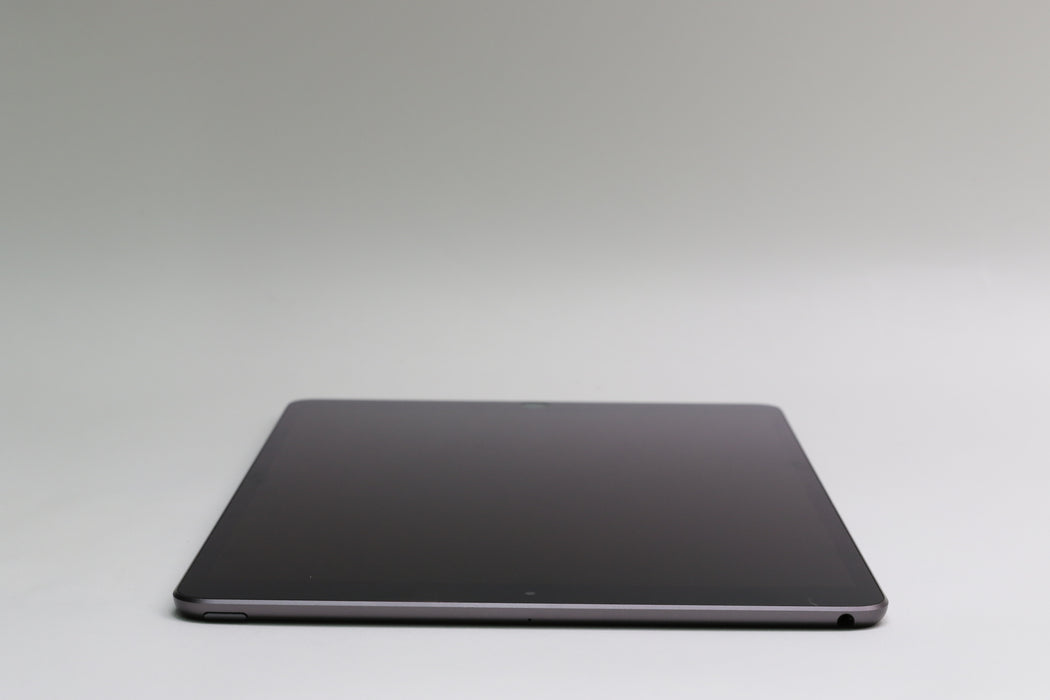 iPad Air 3rd Gen, 256GB, Wi-Fi Only, Space Gray, MUUQ2LL/A 10.5”