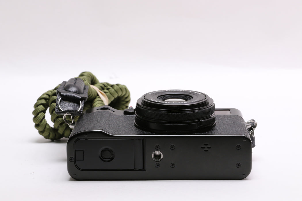 Fujifilm X100V 26.1MP Compact Camera w/ 23mmf/2 Lens