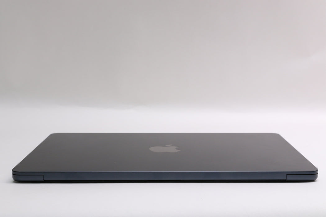 13" 2022, MacBook Air, MLY33LL/A, Apple M2, 8GB, 256GB SSD, 8C w/ Box!