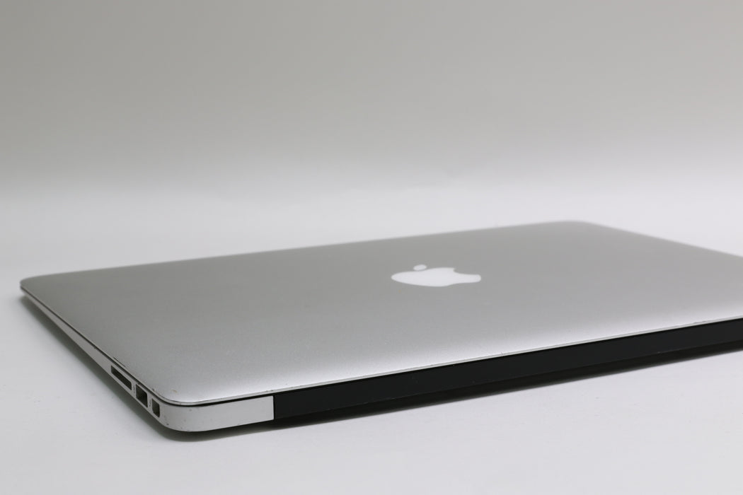 New Battery! 13" Early 2015, Macbook Air, MJVG2LL/A, i5, 4GB, 256GB SSD