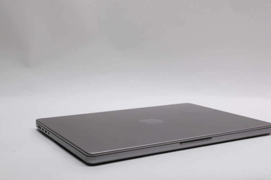 14" 2021, MacBook Pro, MKGP3LL/A, Apple M1 Pro, 16GB, 512GB SSD, 14C — photo 11 of 13