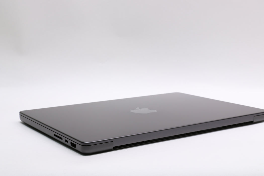 14" 2024, MacBook Pro, MW2V3LL/A, Apple M4, 16GB, 1TB SSD, 10C, 100% Battery! — photo 7 of 12