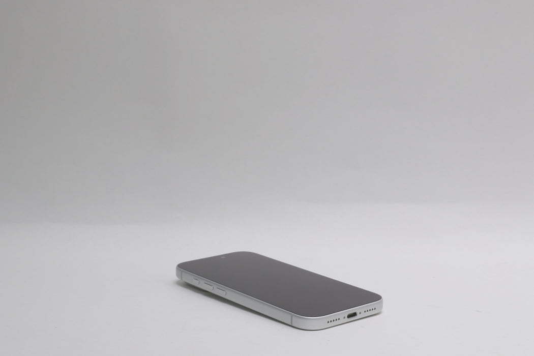Apple iPhone 17 Pro, 256GB, Unlocked, Silver, MG7K4LL/A — photo 8 of 13