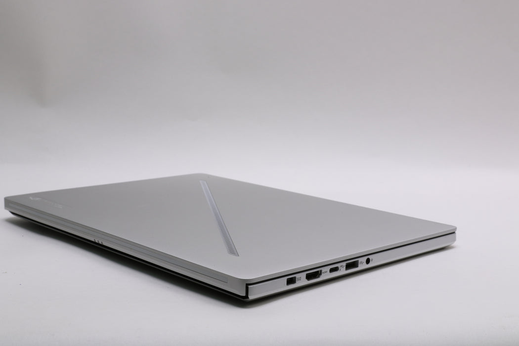 14" 2.8K ASUS ROG Zephyrus G14 GA403UI, Ryzen 9 8945HS, 32GB, 1TB SSD, RTX 4070 — photo 9 of 13