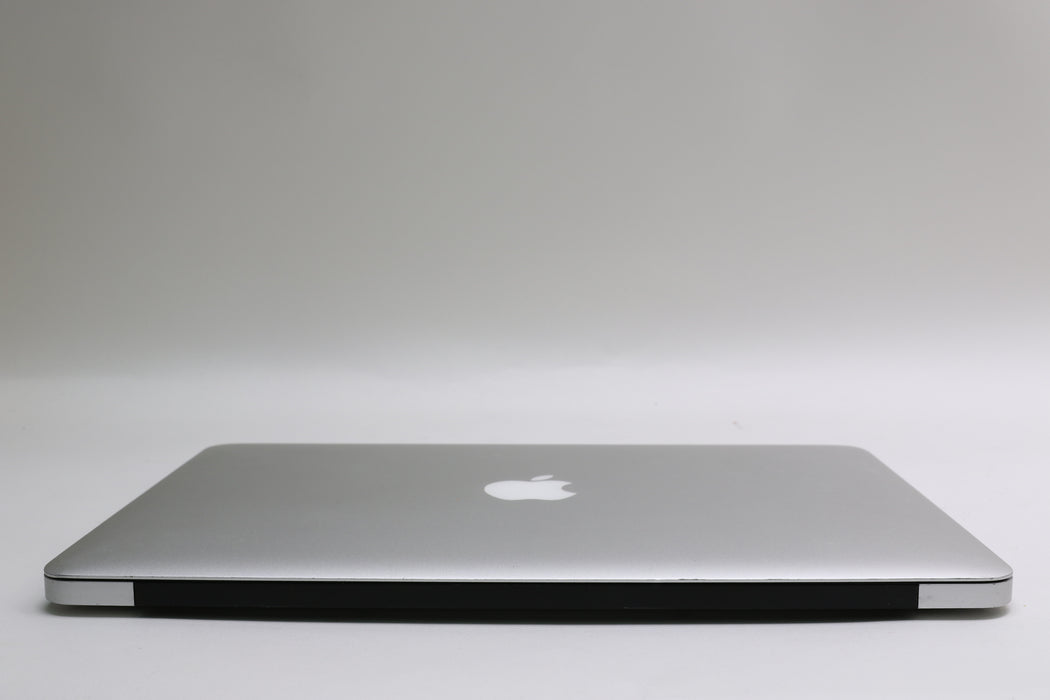 New Battery! 13" Early 2015, Macbook Air, MJVG2LL/A, i5, 4GB, 256GB SSD