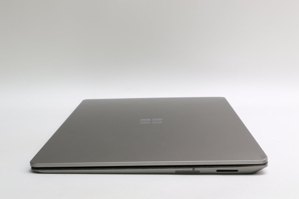 13.5" Microsoft Surface Laptop, i7-7660U, 16GB, 512GB SSD, Touchscreen