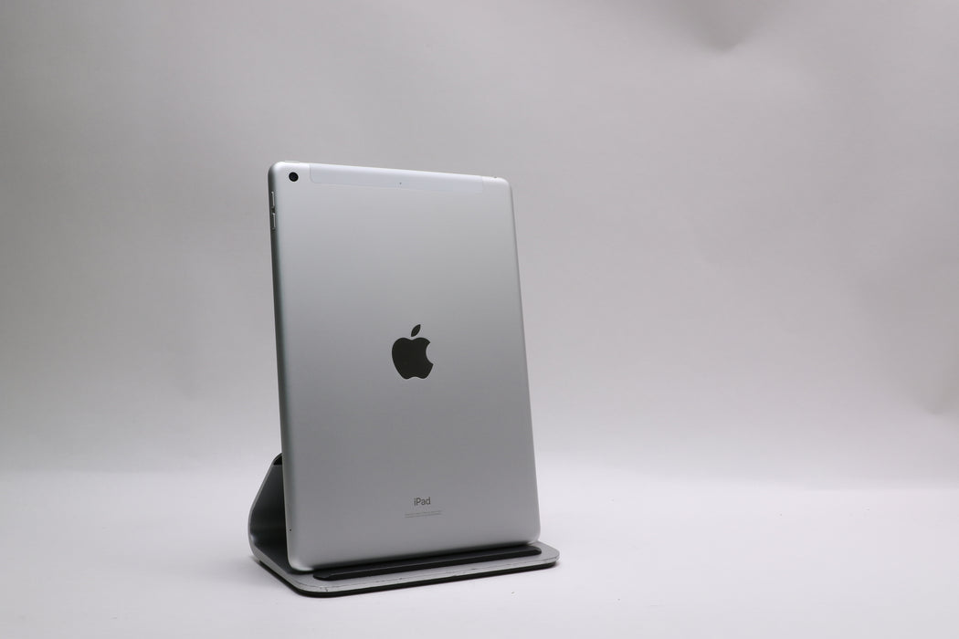10.9" Apple iPad 10.2" 7th Gen, 32GB, Unlocked, Silver, MW6C2J/A — photo 4 of 13