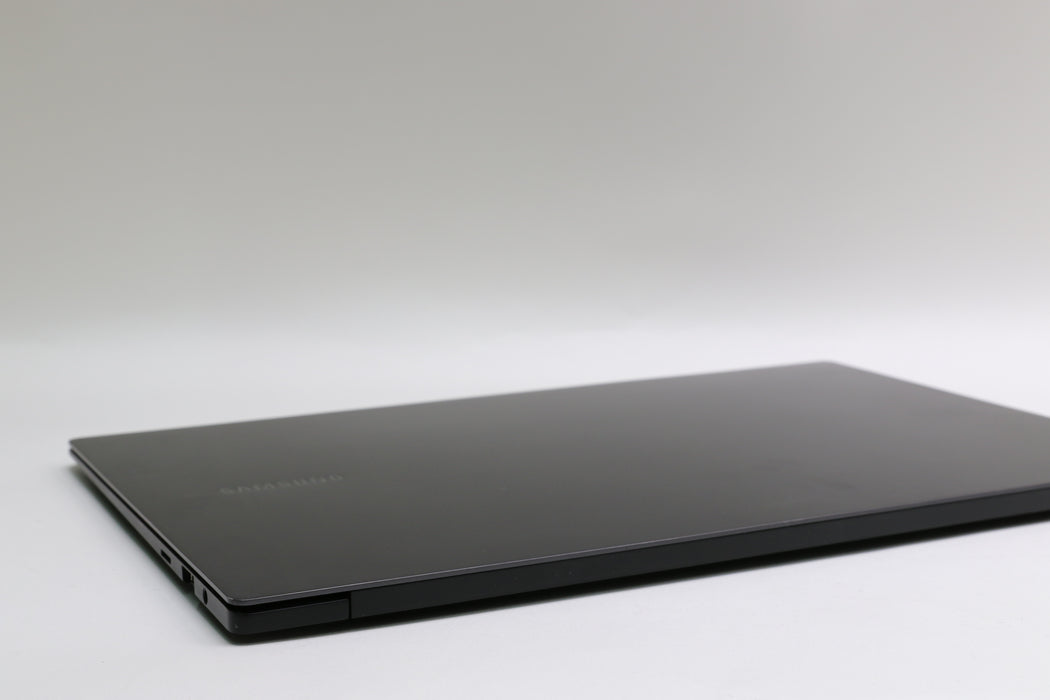 15.6" Samsung, 950xed, i7-1260P, 16GB, 512GB SSD