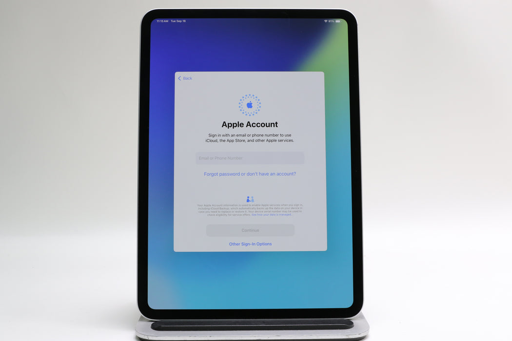 iPad Pro 11" M4, 512GB, Wi-Fi, Silver, MVVD3LL/A + Pen and Keyboard!
