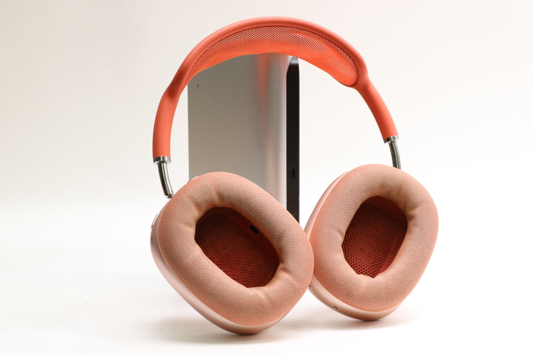 Apple AirPods Max w/Case. Pink. Lightning Port