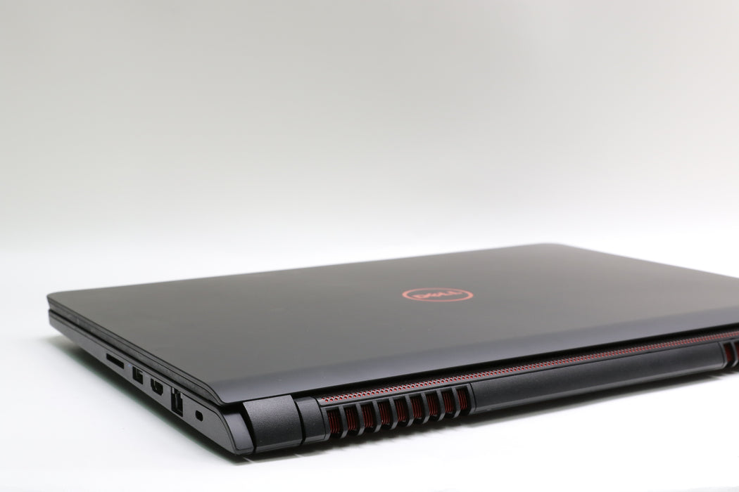 15.6" Dell Inspiron 5577, i7-7700HQ 2.80GHz, 8GB, 128GB SSD & 1TB HDD, GTX 1050