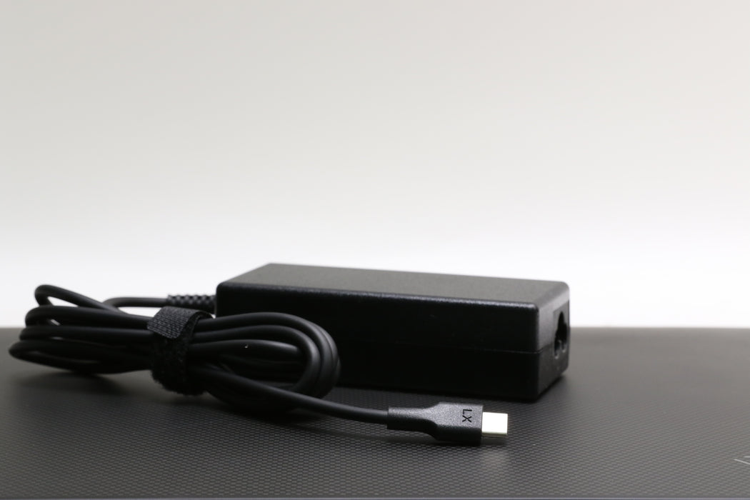 14" 2.8K! Lenovo ThinkPad X1 Carbon Gen 11, i7-1370P, 512GB SSD, 32GB