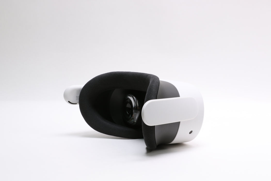 Meta Quest 3S VR Headset w/ Controllers — photo 4 of 6