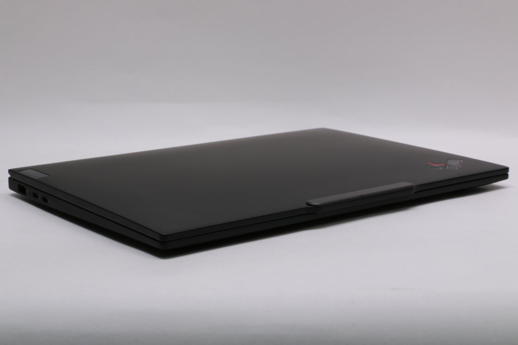 14" Lenovo ThinkPad X1 Carbon Gen 12, Ultra 7 165U, 32GB, 512GB SSD, Touchscreen — photo 7 of 13