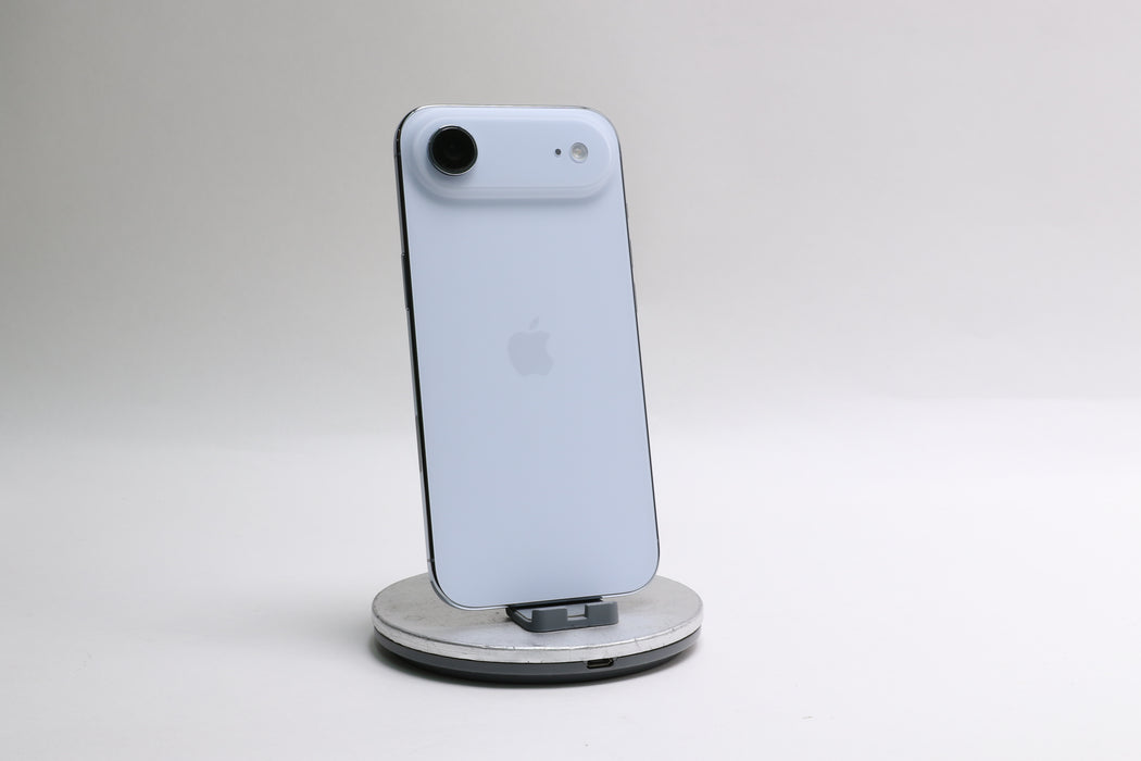Apple iPhone Air, 1TB, Unlocked, Sky Blue, MG1Q4LL/A — photo 4 of 13