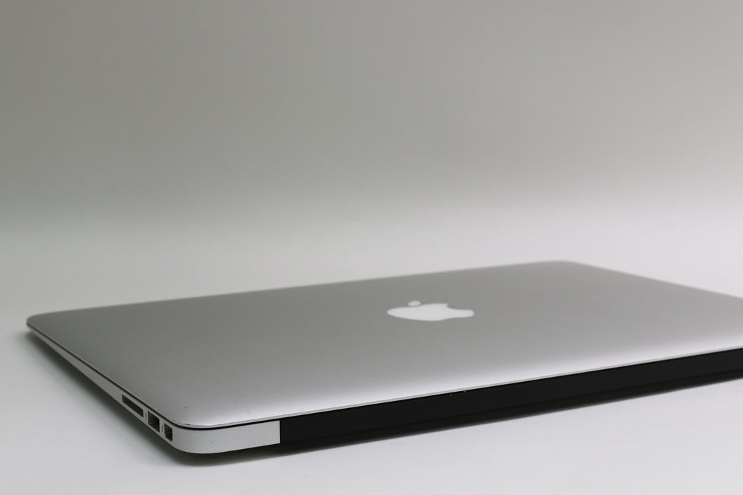 13" 2017, MacBook Air, MQD32LL/A, i5-5350U, 8GB, 128GB SSD, New Battery!