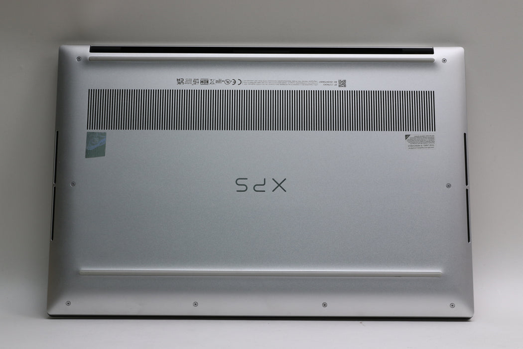 15" 3.5K OLED! Dell XPS 15 9510, i7-11800H, 32GB, 512GB, RTX 3050 Ti, 100%BATT!