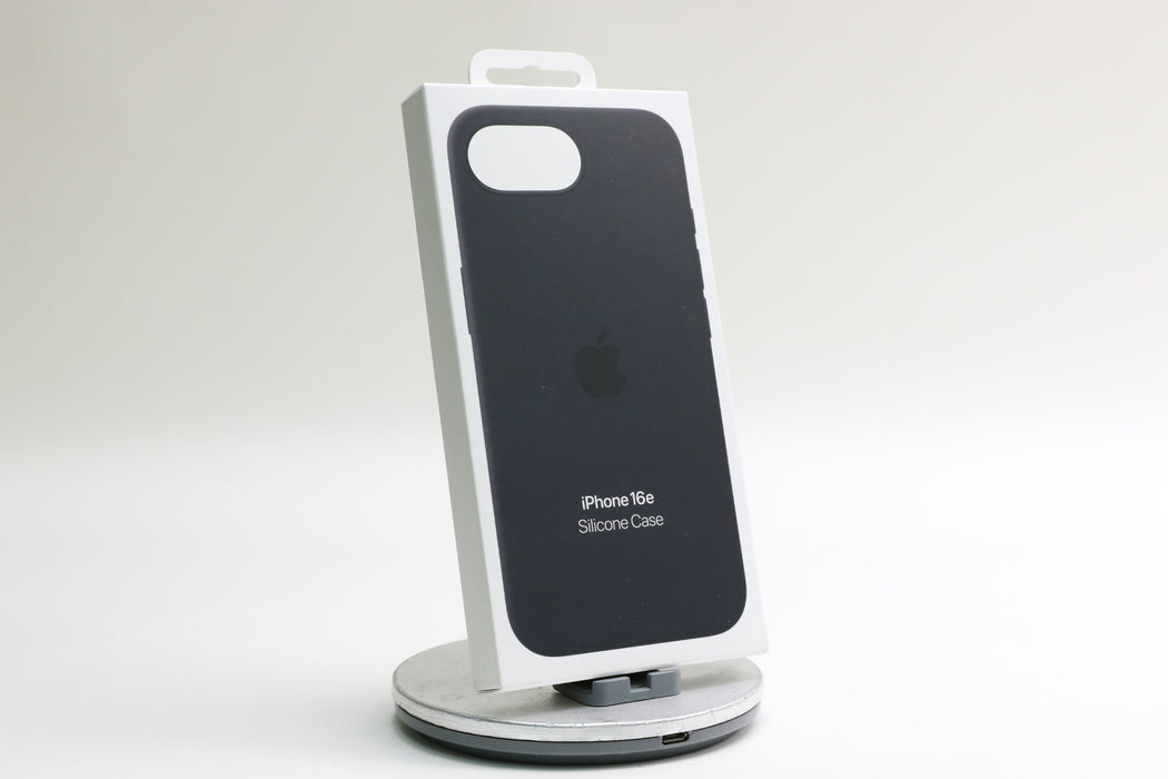 Brand New! Apple iPhone 16e Silicone Case Black, MD3N4ZM/A