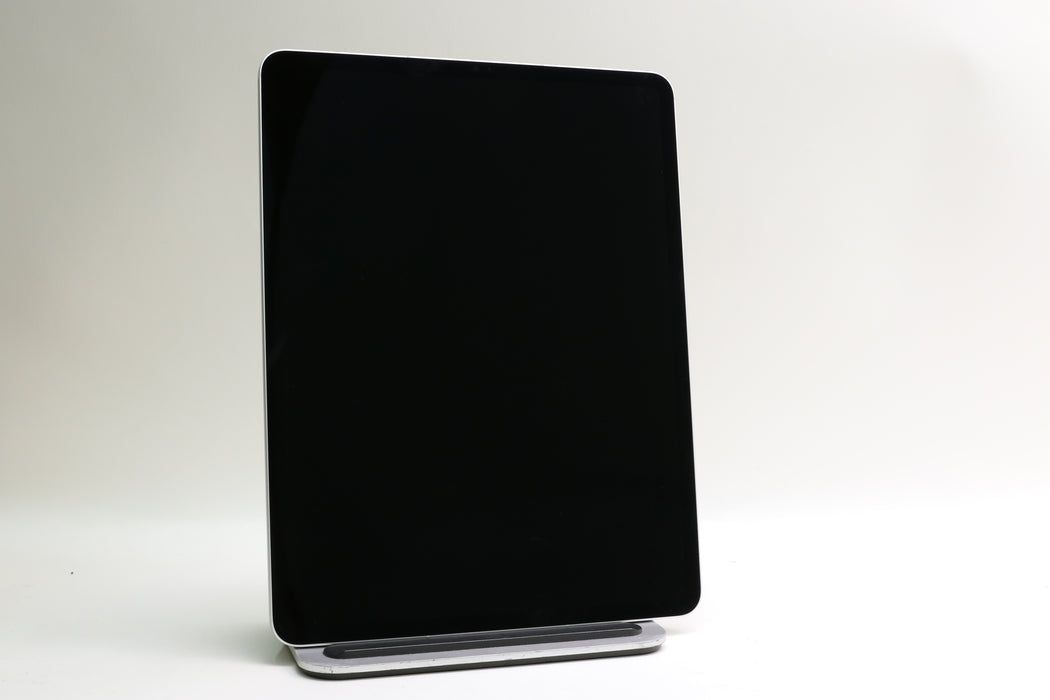 iPad Pro 12.9" M1, 5th Gen, 512GB, Unlocked, Silver, MHP03LL/A + Keyboard Folio!