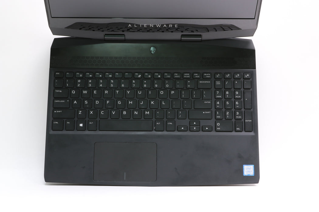 15" Alienware m15, i7-8750H, 16GB, 1TB HDD & 128GB SSD, GTX 1060, 100% Battery! — photo 2 of 12