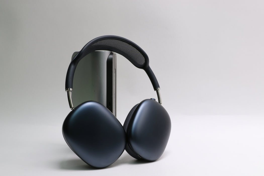 Apple AirPods Max 2 (Midnight) w/ Case! — photo 2 of 6