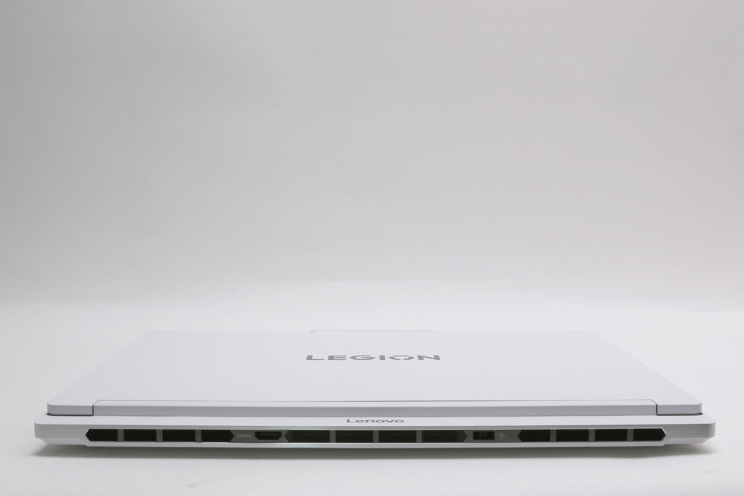 16" QHD+ Lenovo Legion 7 16IAX10, Ultra 9 275HX, 32GB, 1TB SSD, RTX 5070 — photo 8 of 13