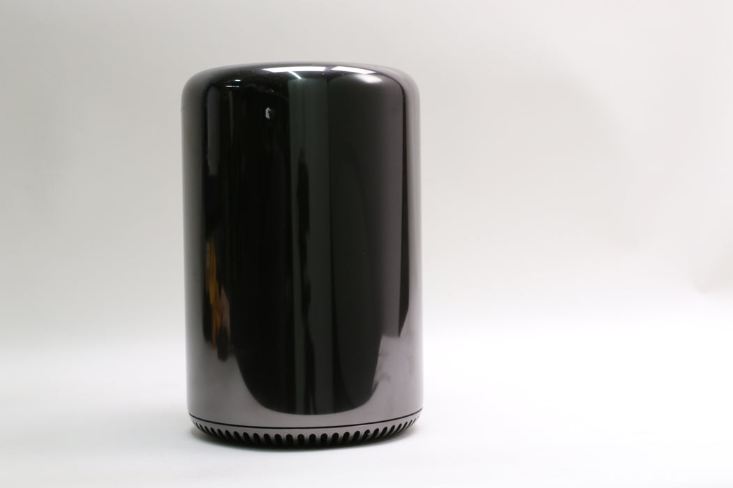 2013, Mac Pro, Intel Xeon CPU E5-1650 v2, 32GB, 512GB SSD, Dual FirePro D500's