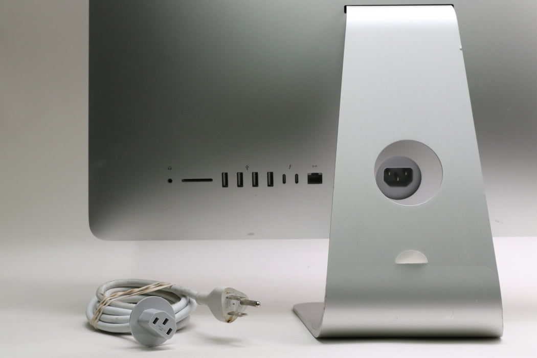 21" 2019, iMac, BTO, i3-8100, 8GB, 1TB Fusion Drive w/ KB and Magic Trackpad