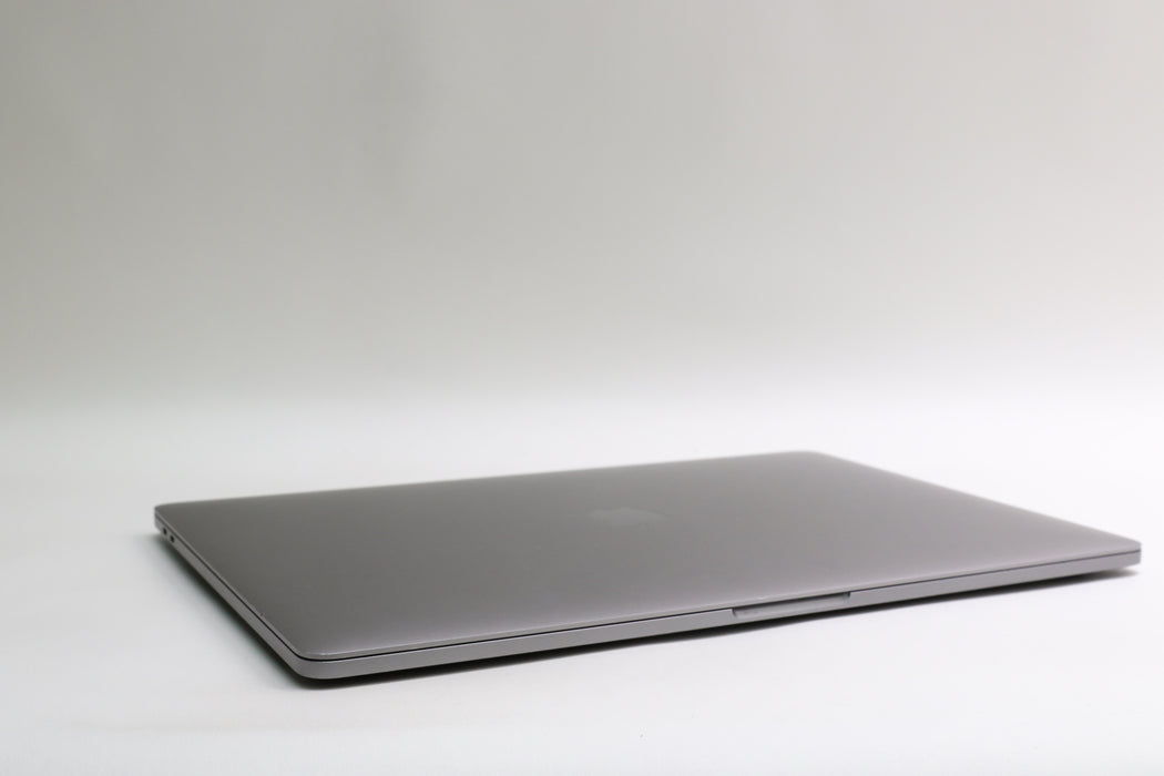 100%BATT 15" 2017, MacBook Pro, BTO, i7-7700HQ, 16GB, 512GB SSD, Radeon Pro 555