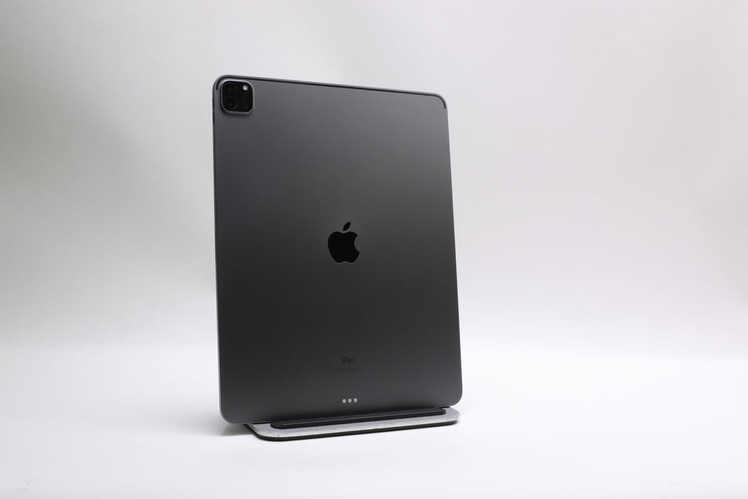 12.9" Apple iPad Pro M1, 5th Gen, 128GB, Wi-Fi Only, Space Gray, MHNF3LL/A — photo 4 of 13