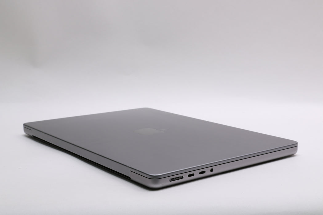 14" 2021, MacBook Pro, BTO, Apple M1 Max, 64GB, 4TB SSD, 32C — photo 9 of 13