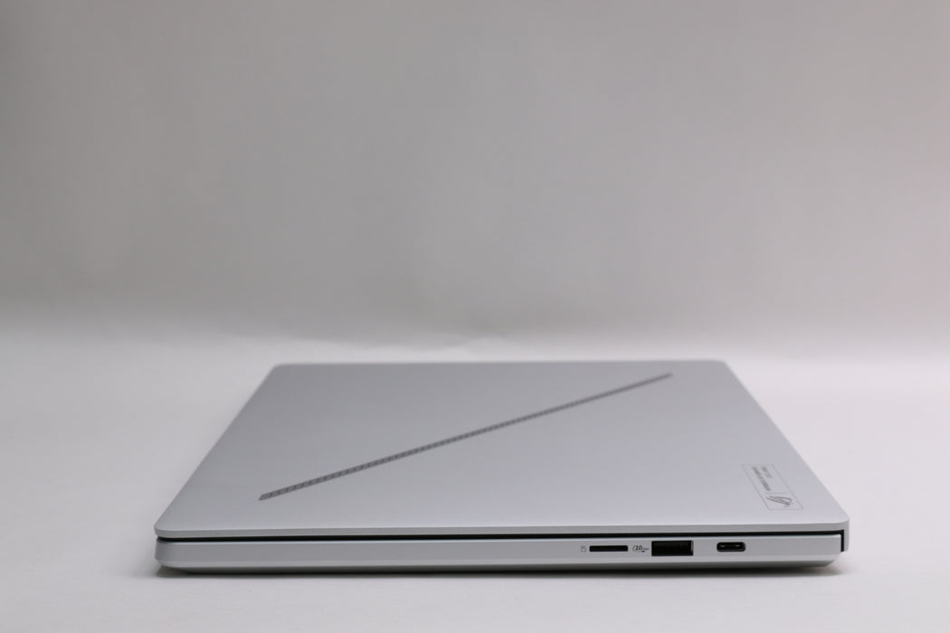 14" Asus Rog Zephyrus G14, AMD Ryzen 9 270, 16GB, 1TB SSD, RTX 5060