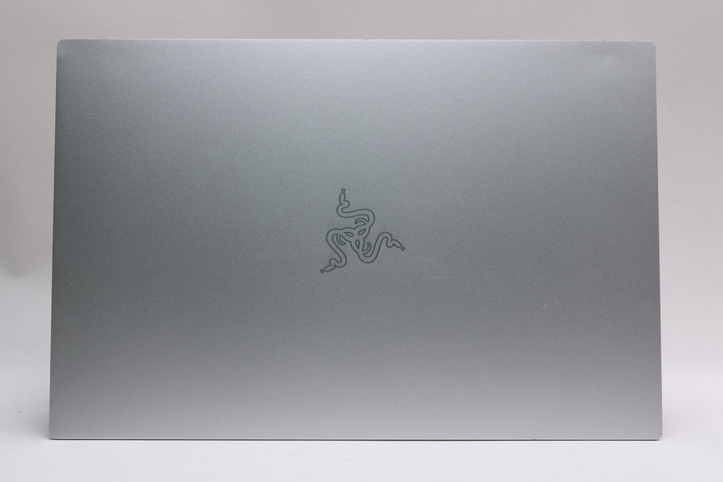 16" Razer Blade 15 Studio Edition - Late 2019, i7-9750H, 32GB, 1TB SSD — photo 4 of 13
