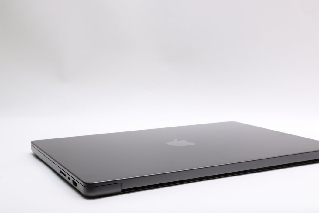 16" 2024, MacBook Pro, MX303LL/A, Apple M4 Max, 36GB, 1TB, 32C, AC+, 100% Batt! — photo 7 of 13