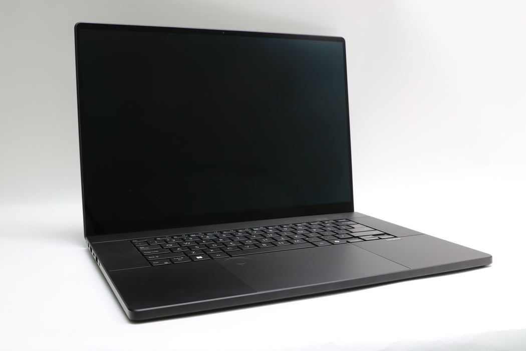 16" Asus ProArt P16 H7606wi, Ryzen AI 9 HX 370, 64GB, 2TB, RTX 4070, 4K OLED!