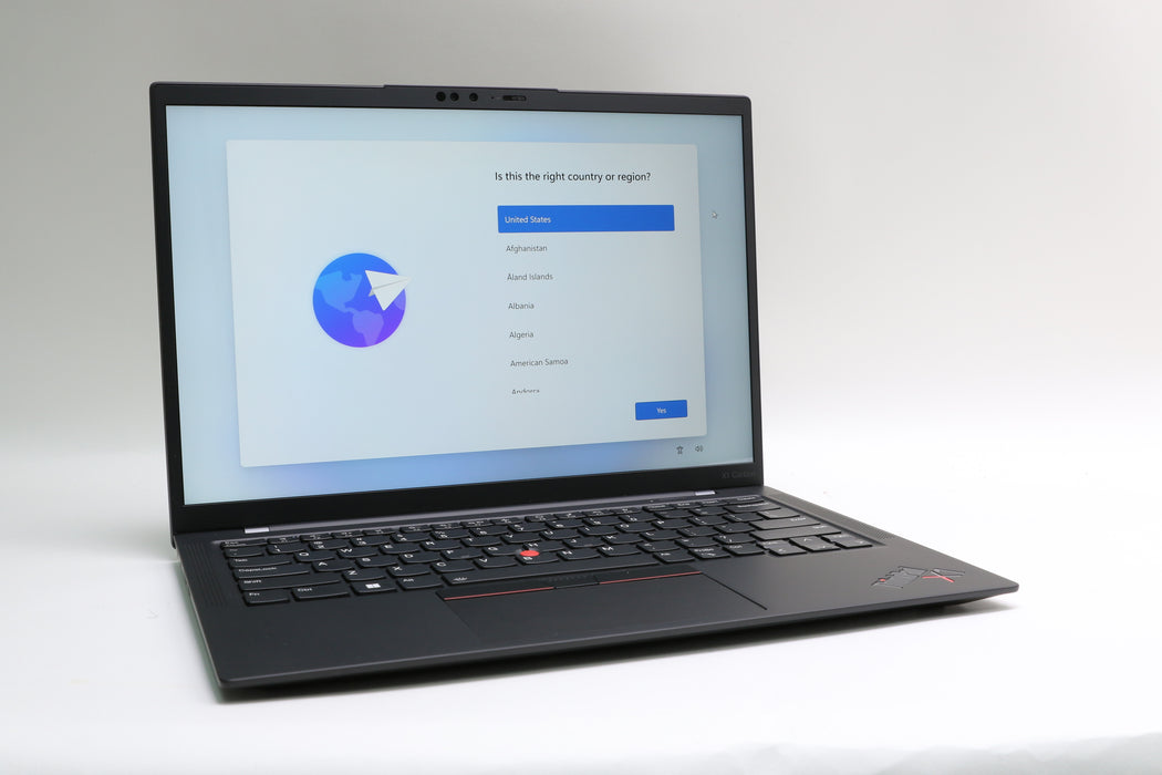 14" Lenovo ThinkPad X1 Carbon Gen 10, i7-1270P, 32GB, 512GB SSD, 4K Screen!
