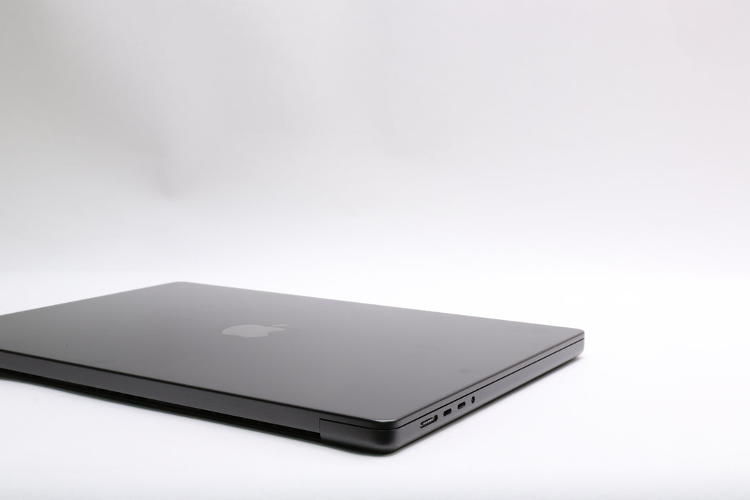 16" 2024, MacBook Pro, MX303LL/A, Apple M4 Max, 36GB, 1TB, 32C, AC+, 100% Batt! — photo 9 of 13