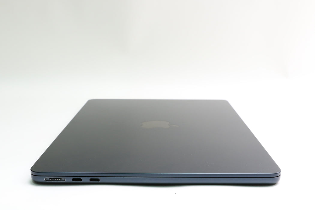 AppleCare+ 2027! 13" 2022 Apple Macbook Air, MLY33LL/A, M2, 8GB, 256GB SSD, 8C