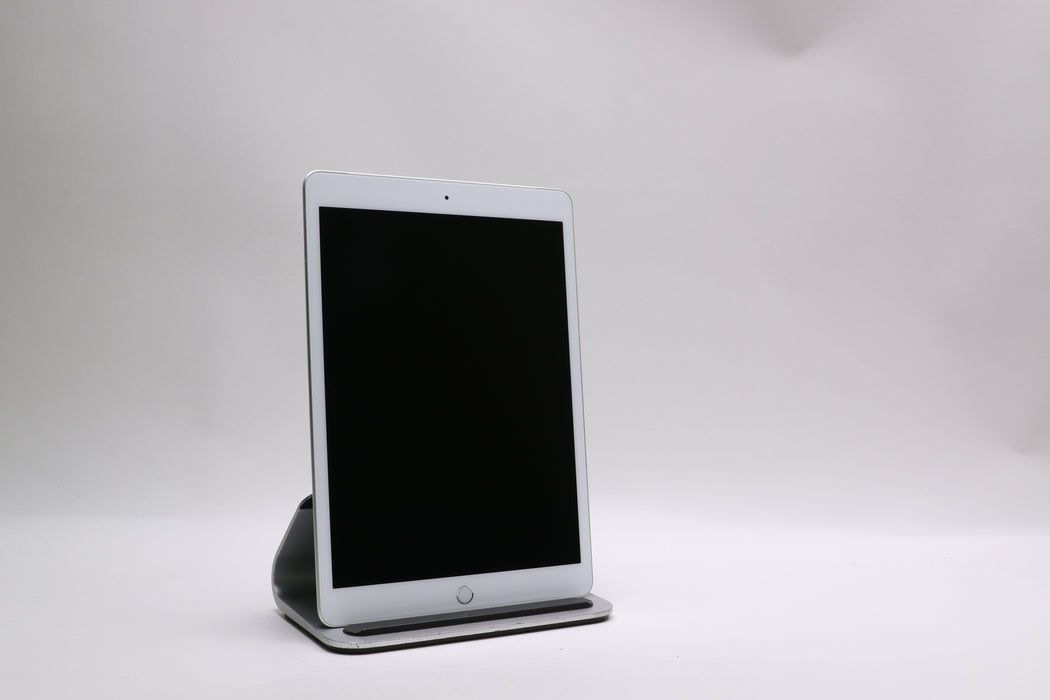 10.9" Apple iPad 10.2" 7th Gen, 32GB, Unlocked, Silver, MW6C2J/A — photo 3 of 13