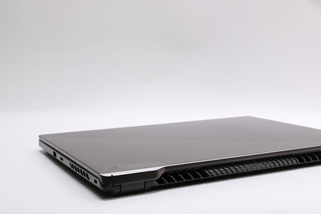 15" Asus Rog Zephyrus G15, AMD Ryzen 9 5900HS, 16GB, 1TB SSD, RTX 3070