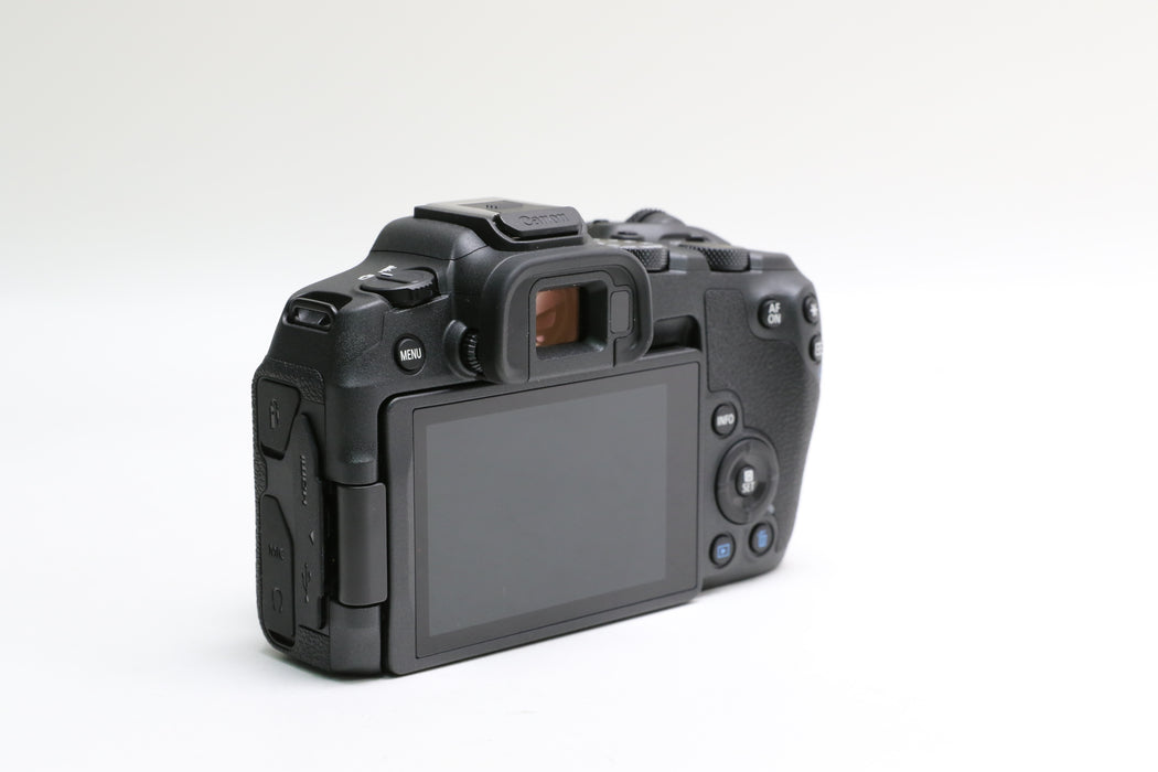 Canon EOS R8 Camera w/ RF 24-50mm f/4.5-6.3 Lens, Very Low Shutter Count <1000!
