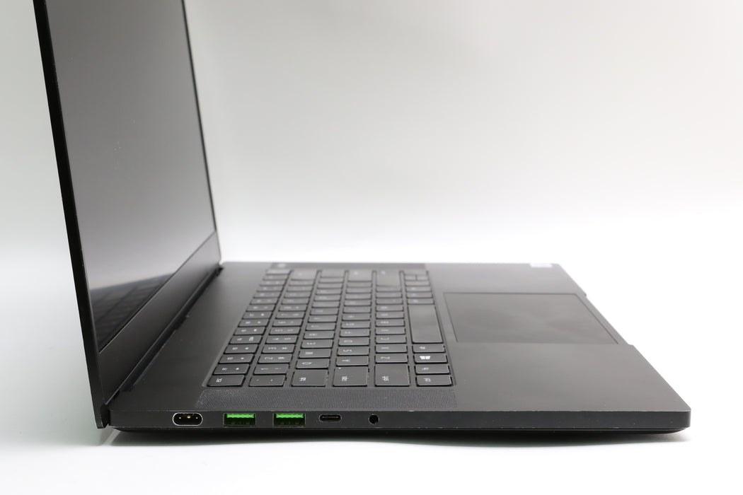 15" Razer Blade 15 (Early 2021), i7-10875H 2.30GHz, 40GB, 1TB SSD, RTX 3070