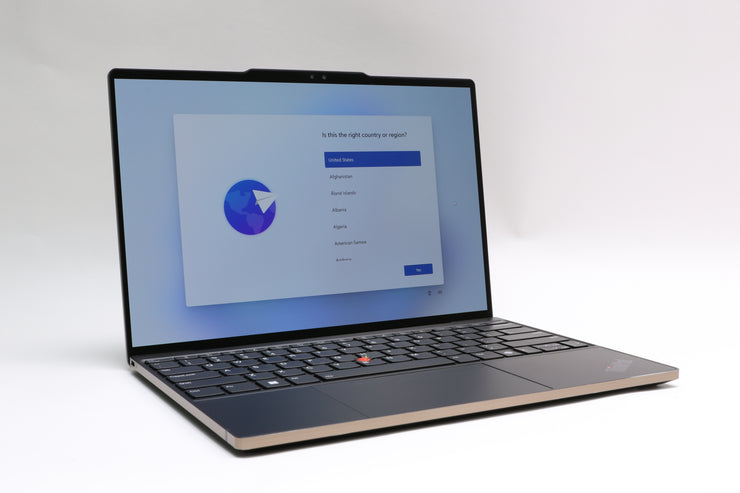 13.6" Lenovo ThinkPad Z13 Gen 1, Ryzen 7 PRO 6860Z, 32GB, 1TB SSD, Touchscreen