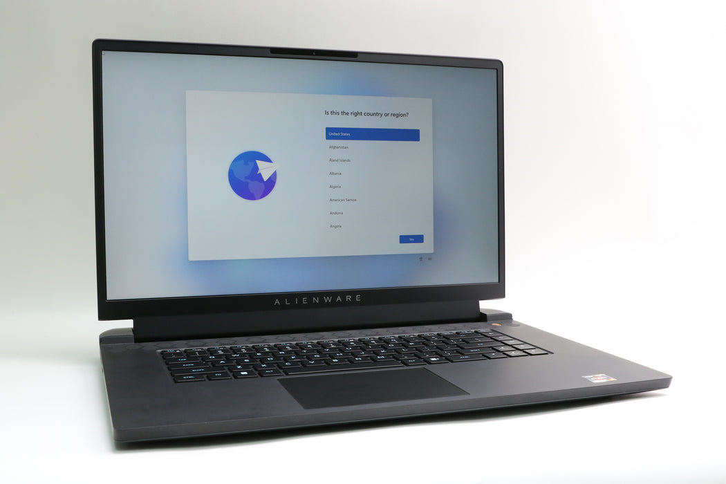 17.3" Alienware, M17 R5, AMD Ryzen 9 6900HX, 32GB, 1TB SSD, RX 6800M 12GB GPU