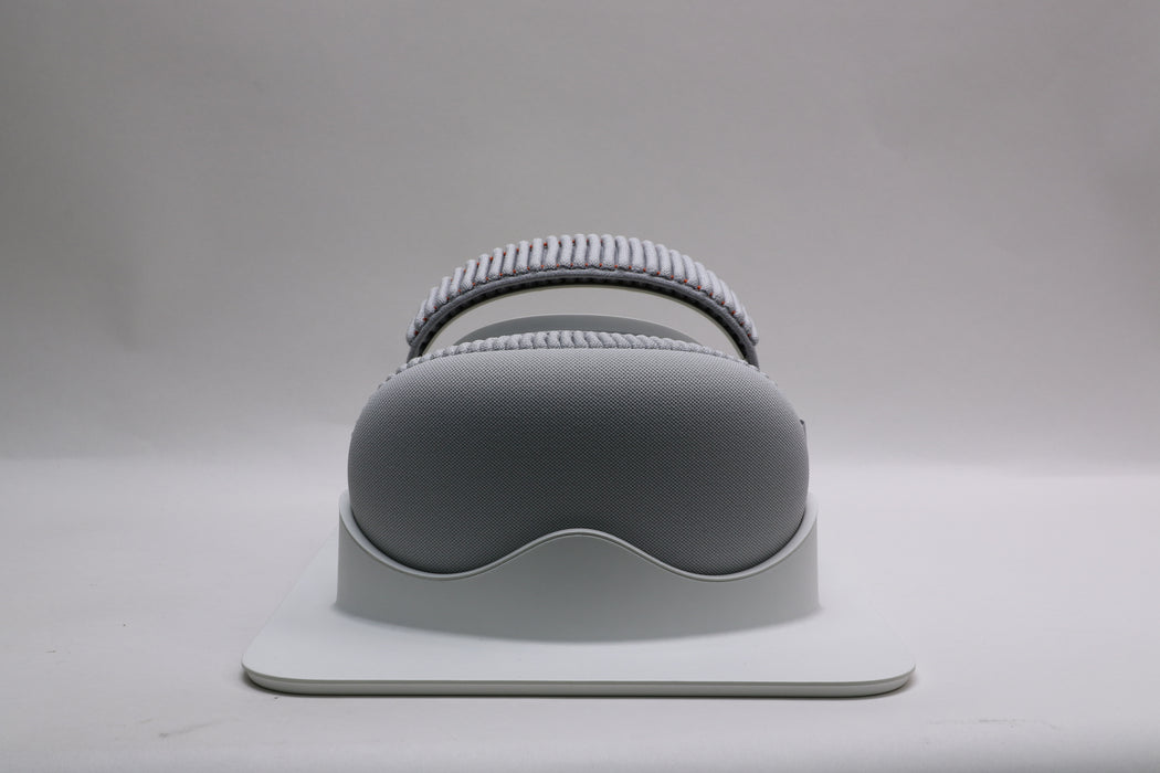 Open Box! Apple Vision Pro (M5) 256GB VR Headset, 21W, MFHE4AM/A — photo 4 of 7